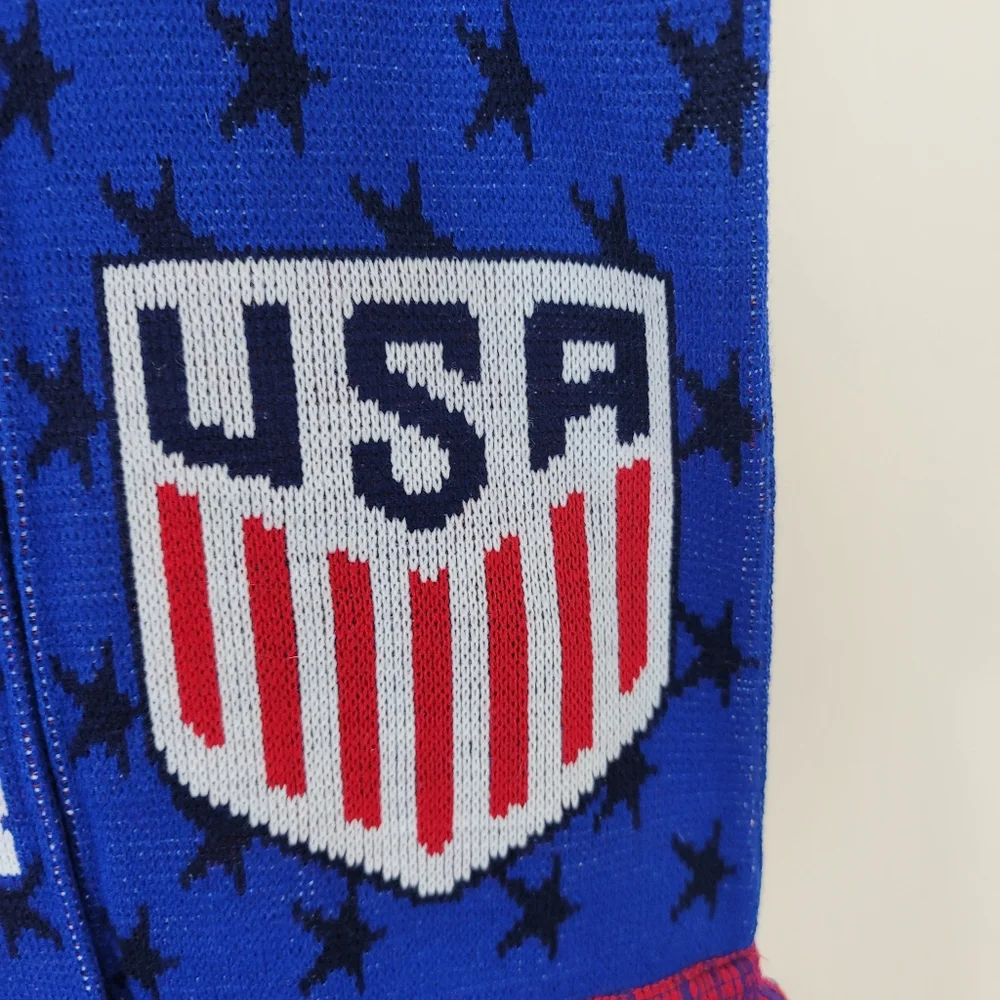 Team USA soccer ruffneck scarf. Member 2018. Red, white and blue